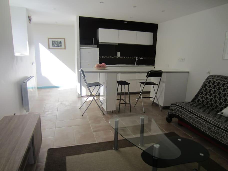 T2 Refait A Neuf Avec Petit Jardin Et Parking Apartment Millau Exterior photo